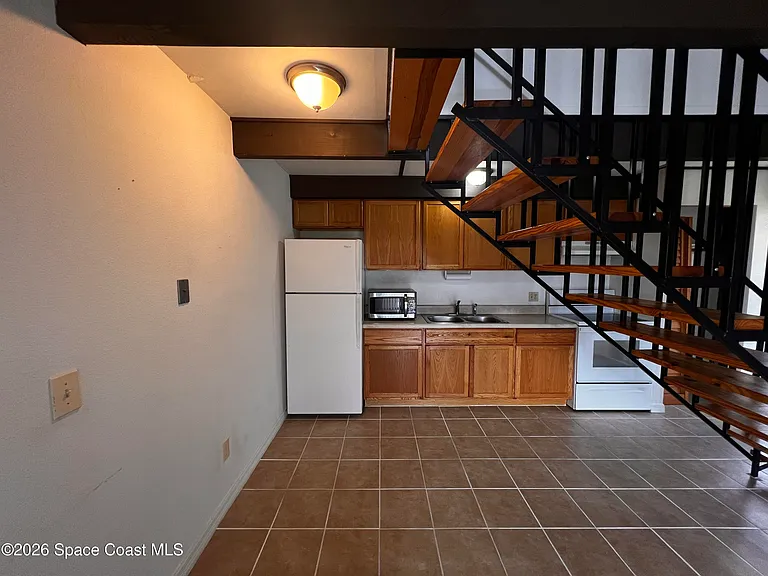 4816 Overlook Dr NE #1 — Photo 3