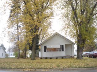 403 N Walnut Ave, Forreston, IL 61030