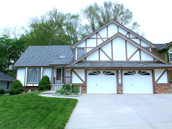 2nd image of 608 Louisiane Cir