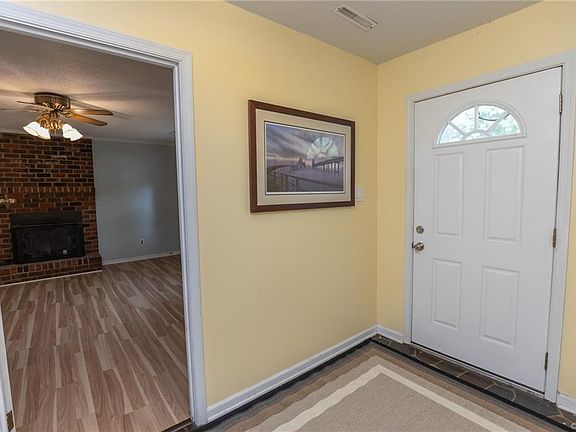 4th image of 4207 N Lakefront Dr