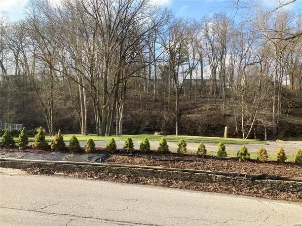 3150 Arrow Rock Dr, Saint Charles, MO 63303