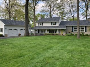 12 Lakewood Dr, Paris, IL 61944