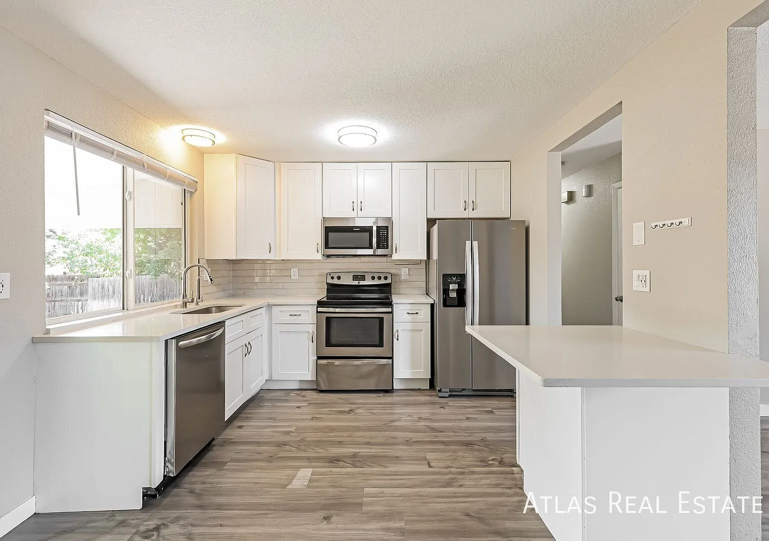 Spacious 5-Bedroom Home in Aurora's Cherry Creek School District! — Photo 4