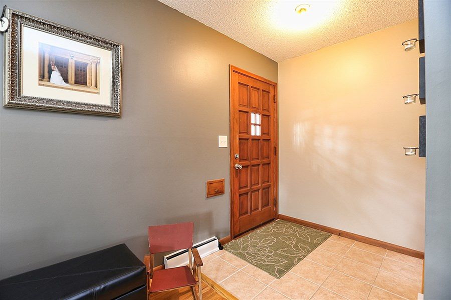 2nd image of 2400 W 110th St