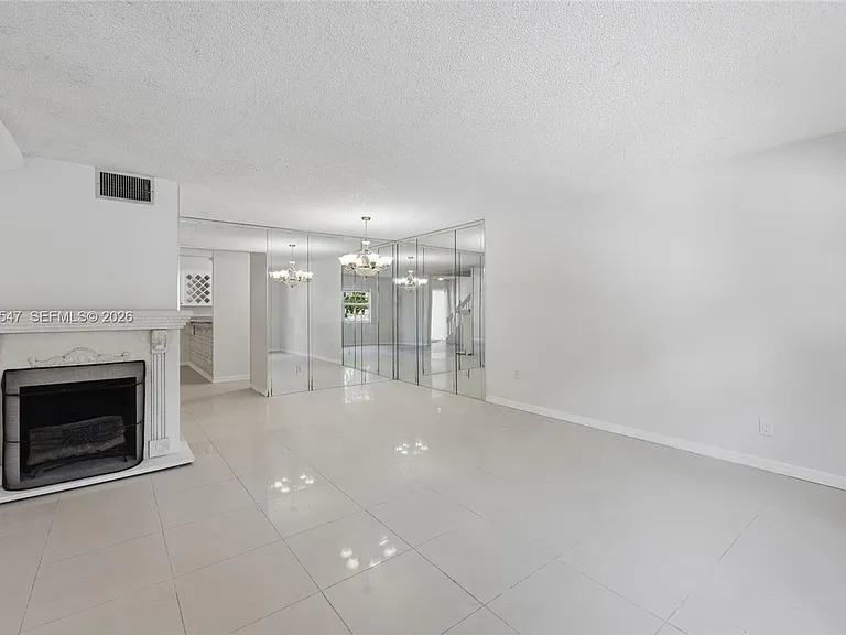6929 SW 38th St #Townhouse 2-L — Photo 15