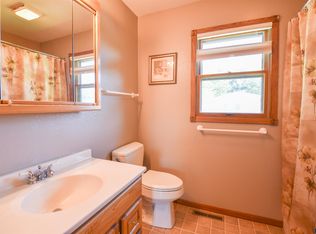 425 W 8th St, Burke, SD 57523