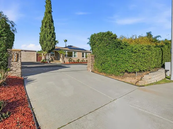 558 E El Norte Pkwy, Escondido, CA 92026
