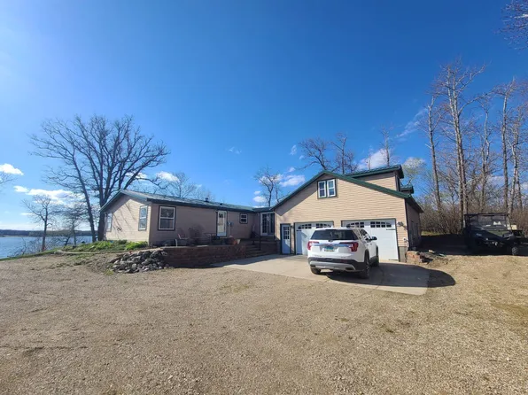 225 Long Lk E, Bottineau, ND 58318