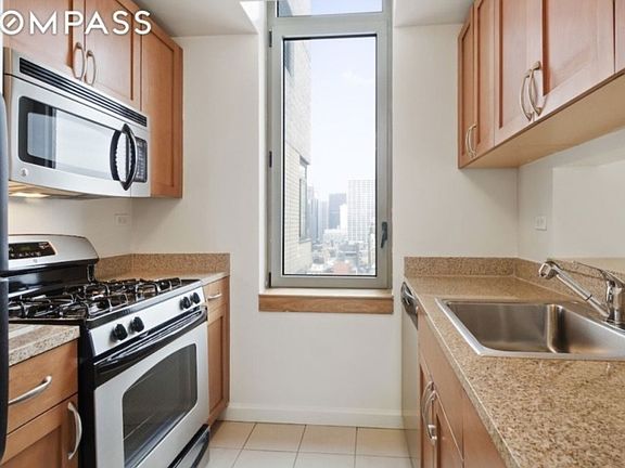 5th image of 35 W 33rd St #32CC