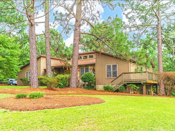 102 Cardinal Ln, Pinehurst, NC 27376