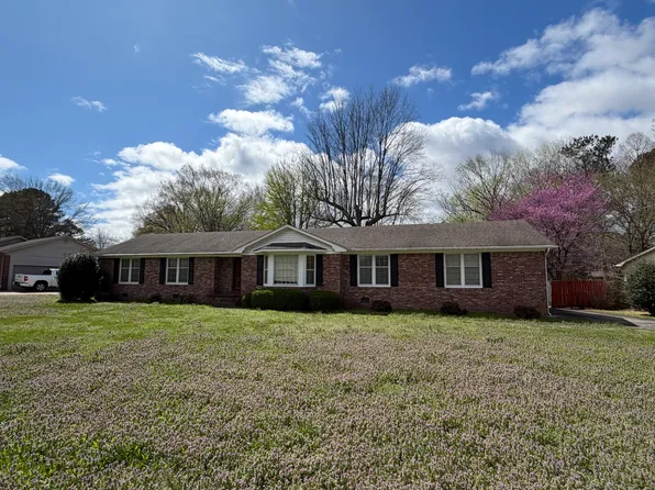 147 Chickering Rd, Jackson, TN 38305