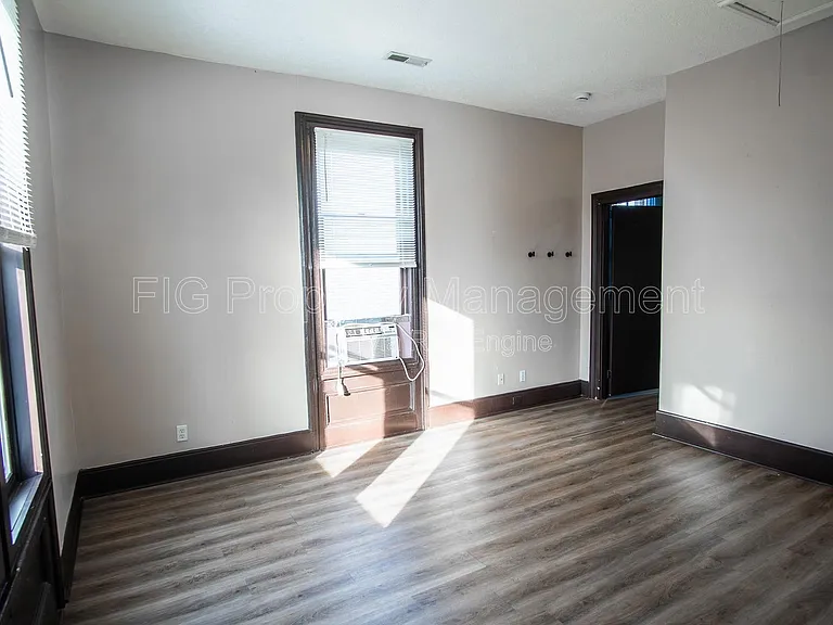 1709 E 5th Ave #2 — Photo 13