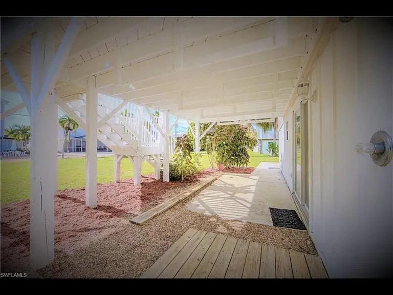 170 Bayview Ave — Photo 2