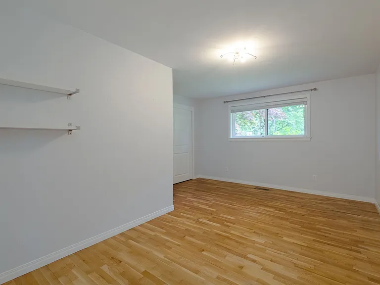 15931 SE 41st Pl — Photo 33