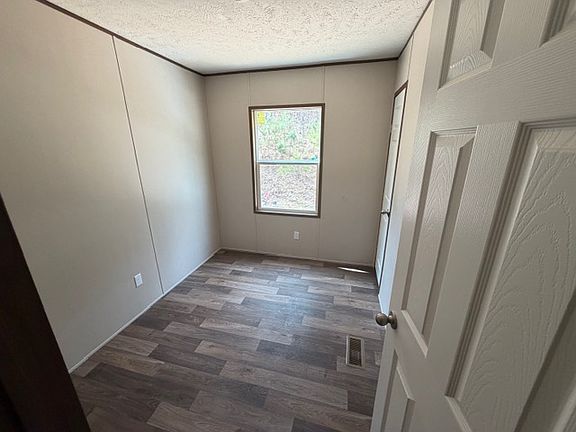 3rd image of 6585 Tennessee Ridge Rd #13