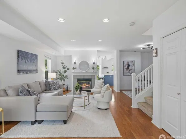 11613 Grove Dr, Mukilteo, WA 98275