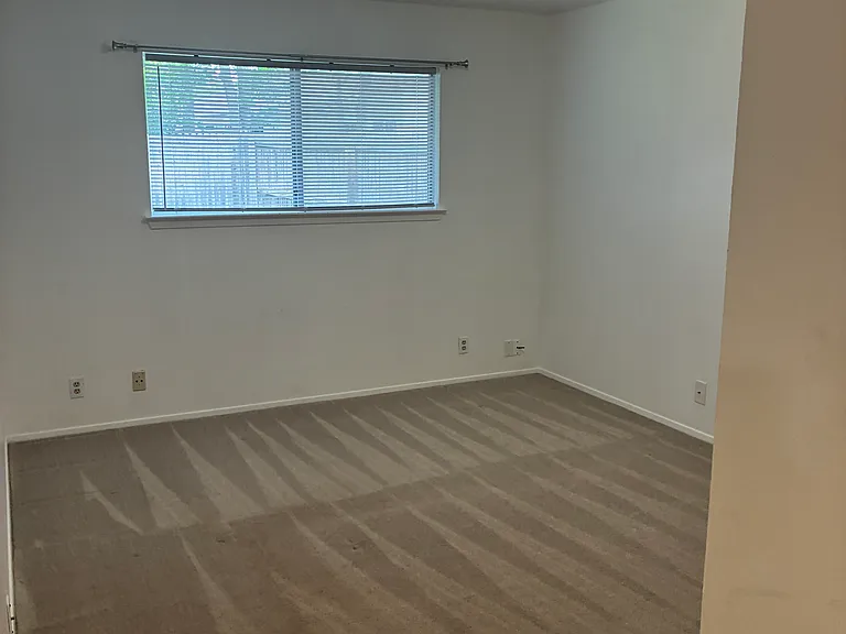 2706 Aftonshire Way #B — Photo 5