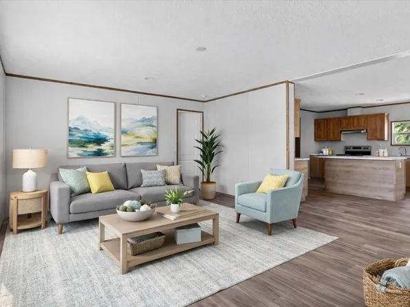 107 Kal Rd, Harleyville, SC 29448