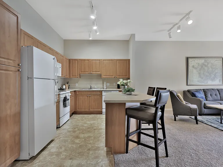 Graham Place Senior — Photo 29