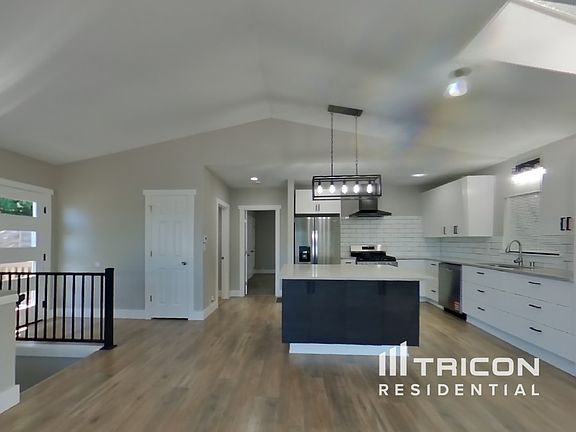 4th image of 5555 Madrona Ave NE