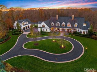 5 Majestic Woods Dr, Monroe Township, NJ 08831
