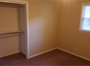 1411 Comanche Dr, Champaign, IL 61821