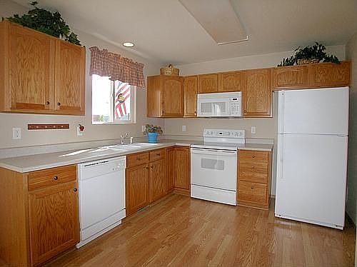 Gracious sized kitchen