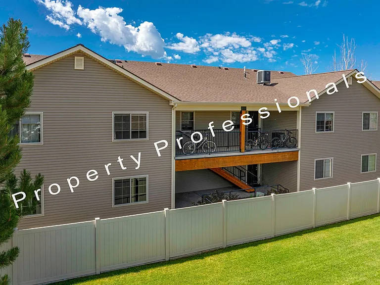 3037 Coal Mine Ave #F — Photo 15