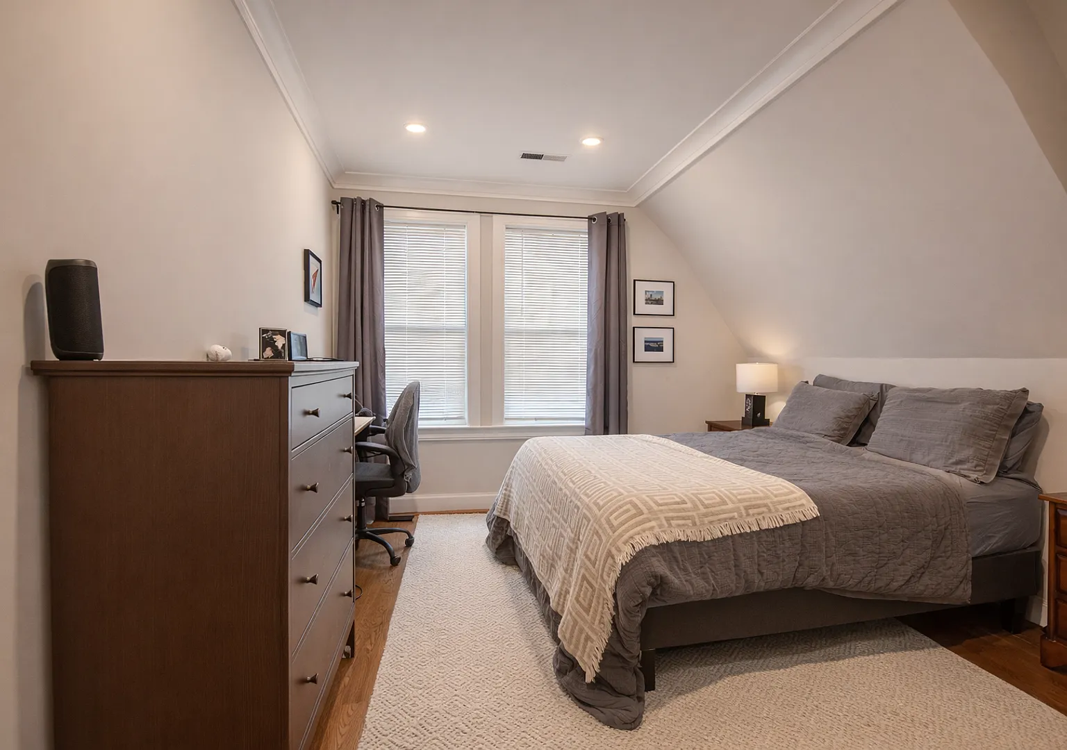 New Luxury Construction! No Fee, 2 baths, Pet Friendly, Laundry in Unit, Near T, 1 Parking Space ... — Photo 3