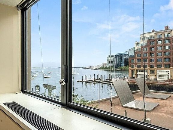 2nd image of 85 E India Row APT 2E