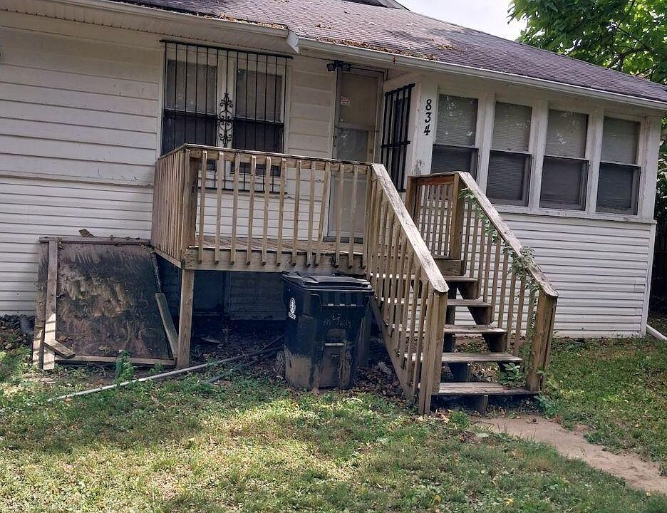 2nd image of 834 Midway Ave
