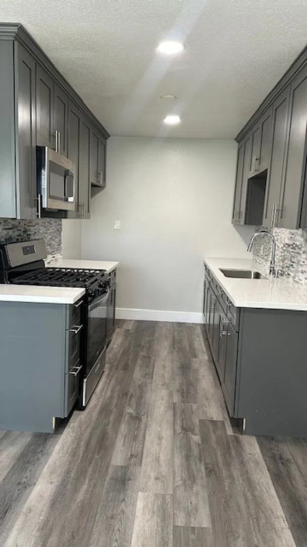 Flallon Apartments — Photo 2