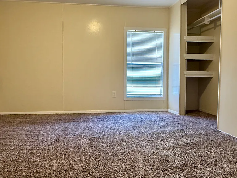 5329 Eastwood Cir — Photo 7