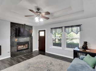 112 Lawndale Dr, Waxahachie, TX 75165