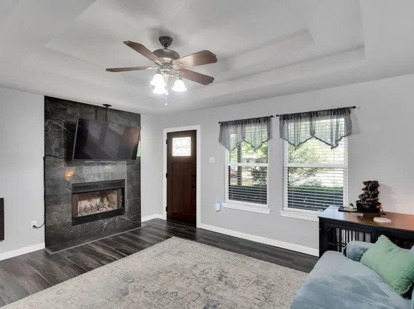 112 Lawndale Dr, Waxahachie, TX 75165