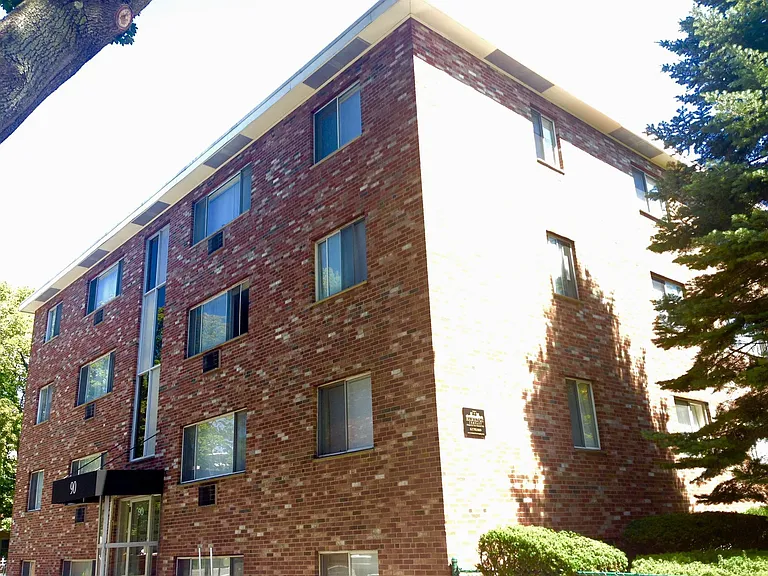 Gardner Street Apartments — Photo 43