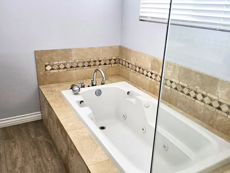 13438 Roselle Ave — Photo 39