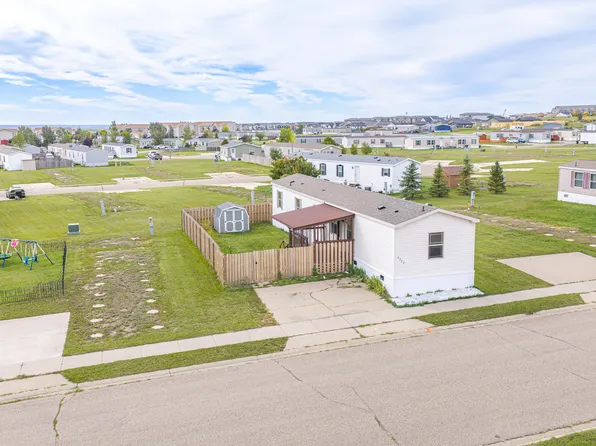 2207 38th St W, Williston, ND 58801