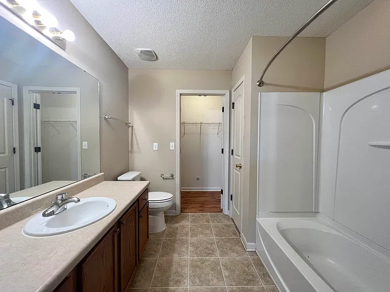 1507 Pemberton Ln — Photo 5