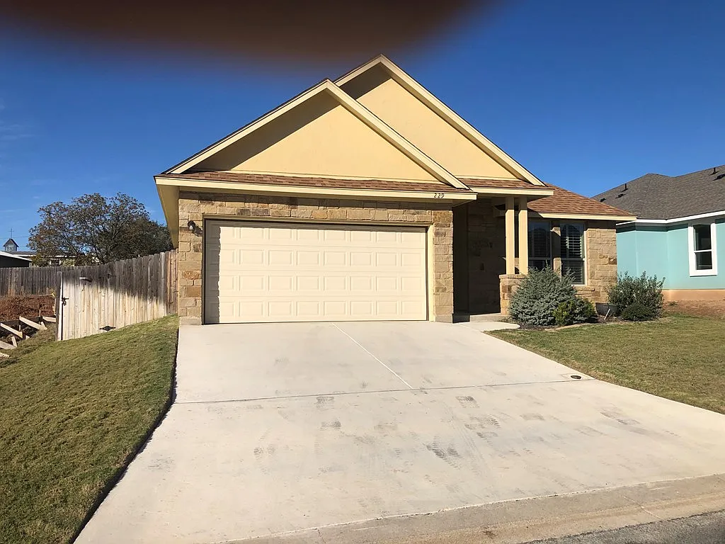 3 bed, 2.0 bath, 1555 sqft, $2,350 — Photo 4