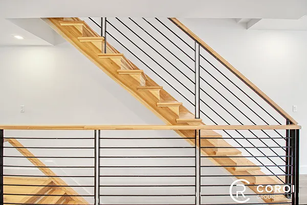 Rented by Coroi Corp | media 25