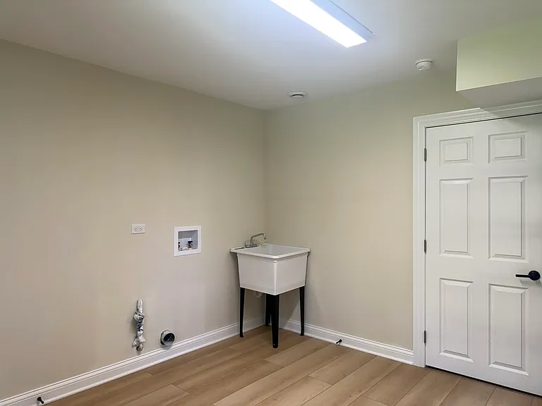 425 Carriage Hill Rd — Photo 37