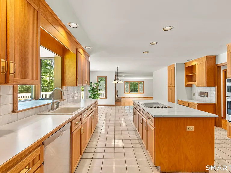 732 Den Rd — Photo 12