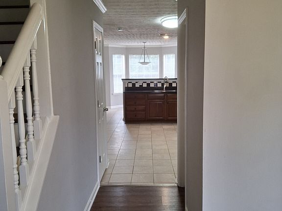 5th image of 235 Vaness Dr
