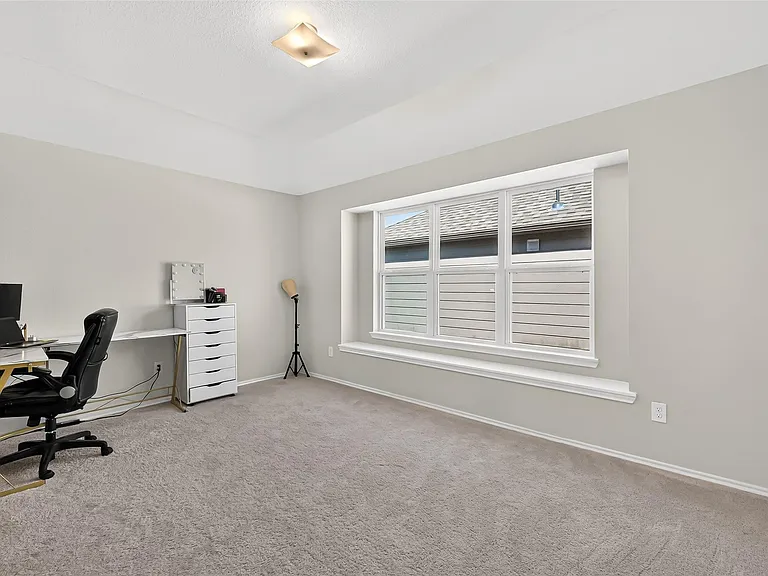1601 Darwin Cedar Dr — Photo 23