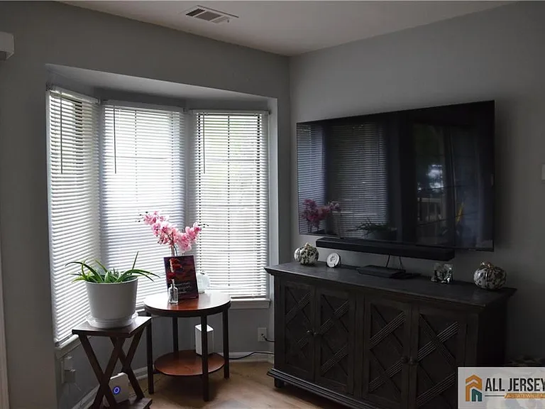 244 Crosspointe Dr #244 — Photo 4