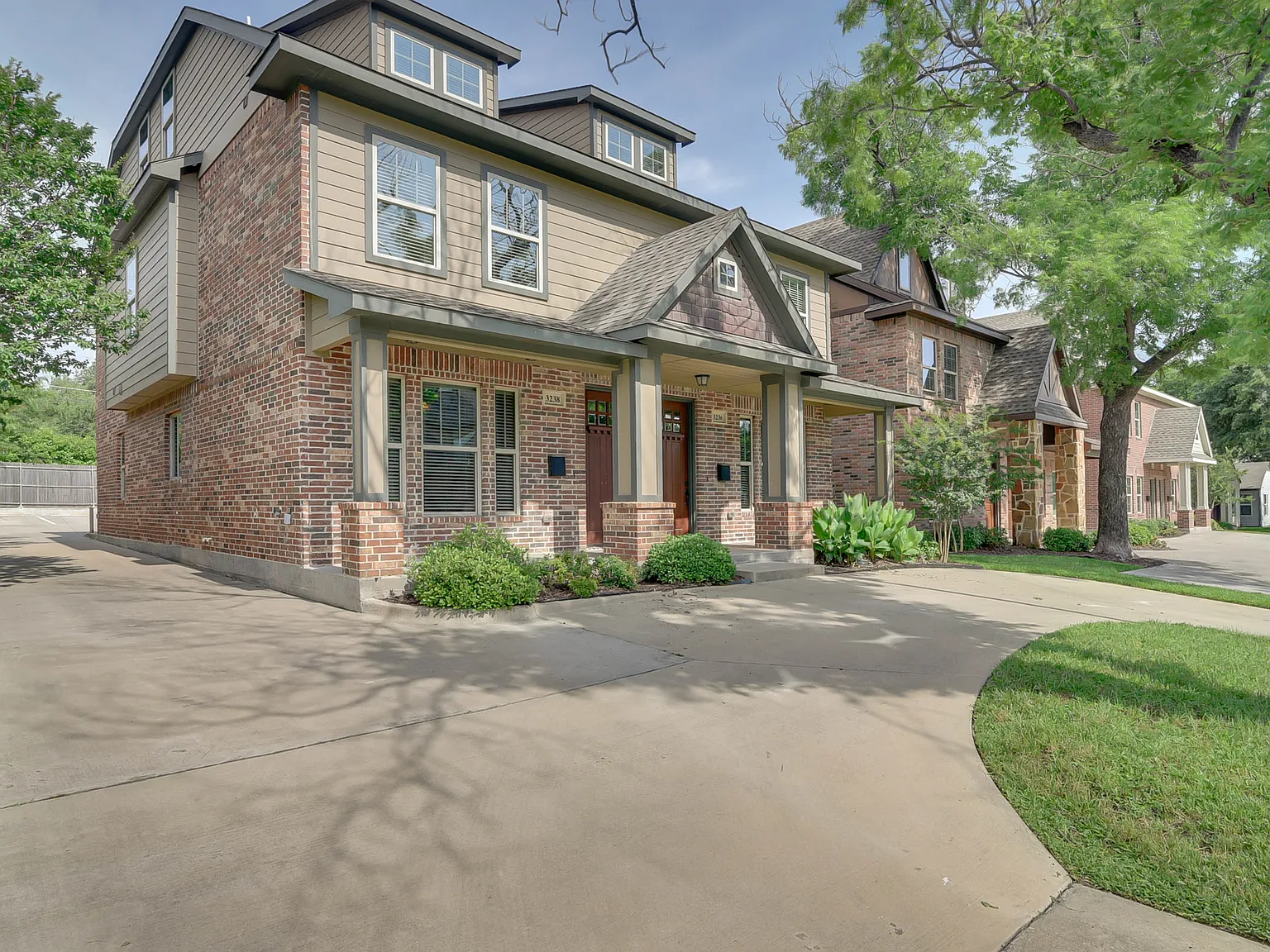 5 bed, 2000 sqft, $4,500 — Photo 3