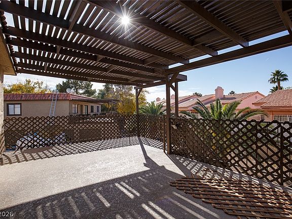 3rd image of 619 Pepper Tree Cir Unit 1