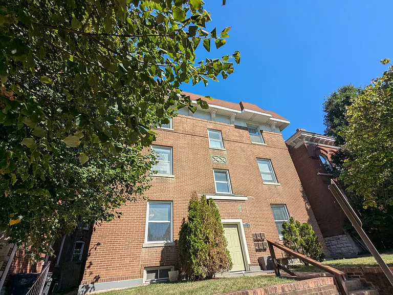 3911 Castleman Ave #3 — Photo 1