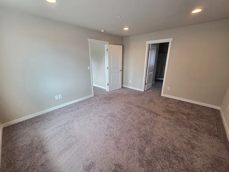 2524 Jacaranda Ave — Photo 29